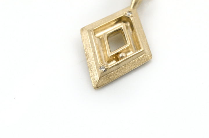 Rhombus Orbit Kinetic Charm