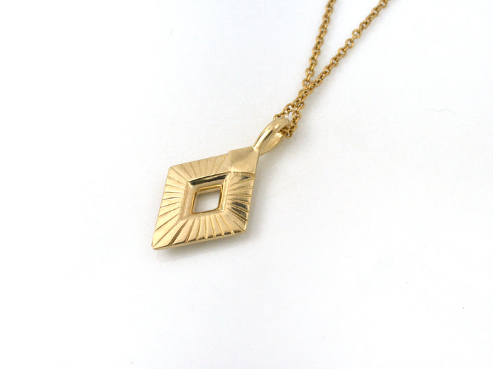 Rhombus Orbit Kinetic Charm