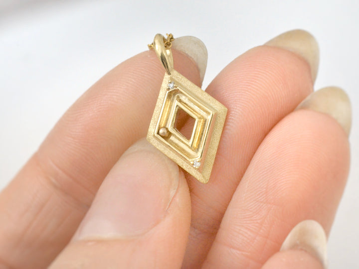 Rhombus Orbit Kinetic Charm