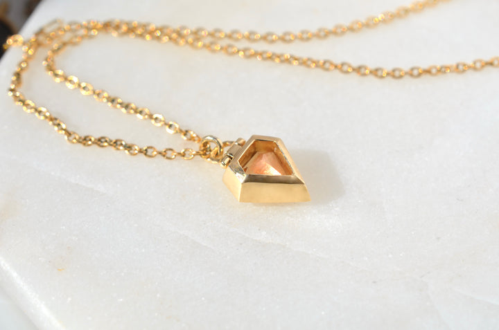 Oregon Sunstone Necklace with Kinetic Hinge