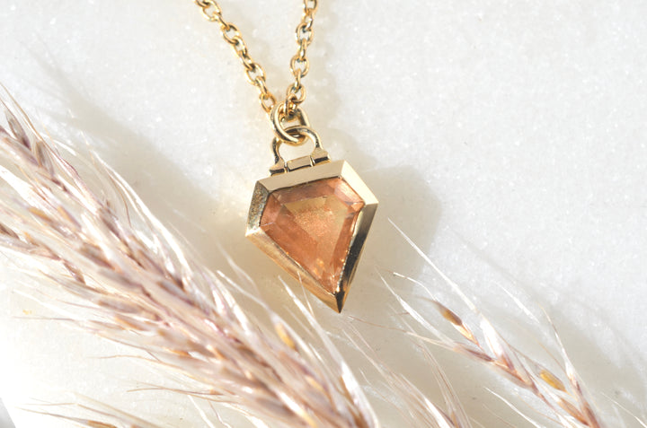 Oregon Sunstone Necklace with Kinetic Hinge