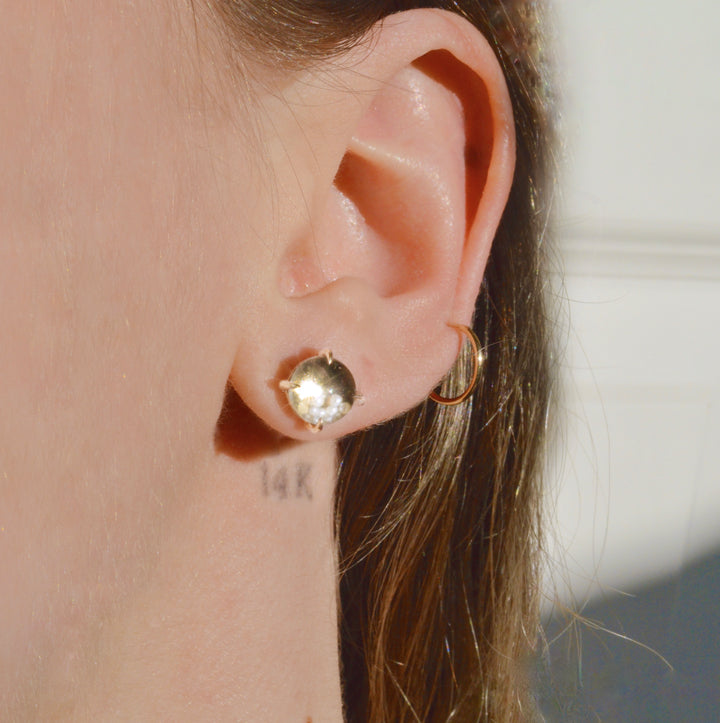 Pearl Shaker Studs