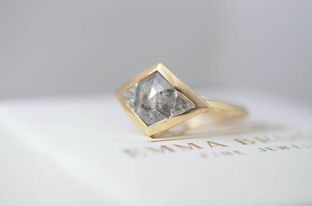 Rhombus Illusion Diamond Ring